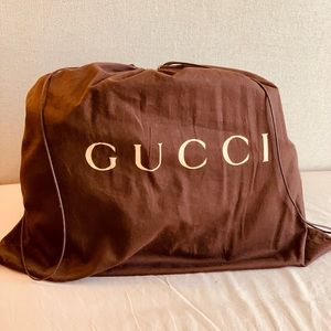 Spacious Carry-all From The Gucci Soho Collection!